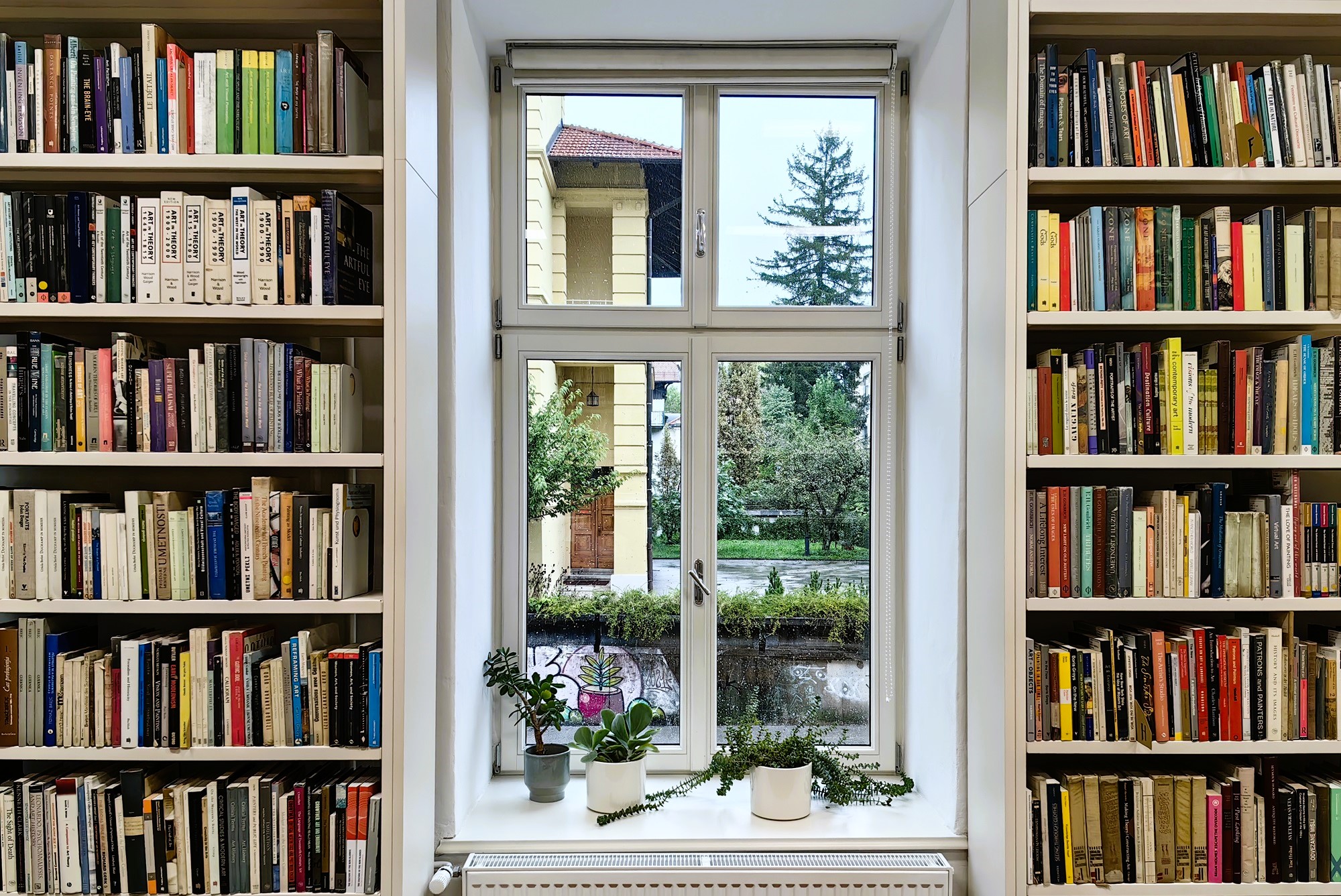 Osrednja knjižnica na Erjavčevi cesti 23